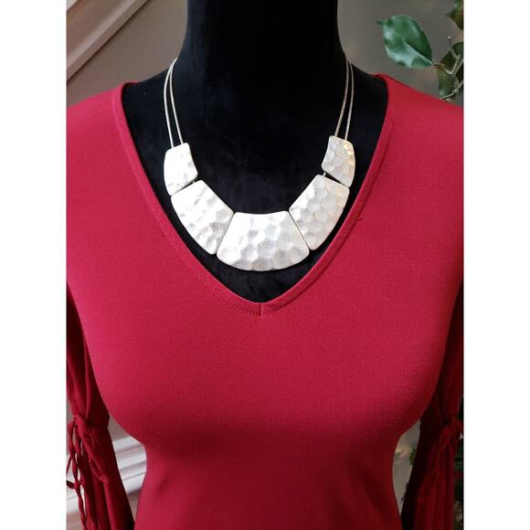 Express Blouse Women XS Red Bell Sleeve V Neck Stretch Pullover Top Chic - Picture 12 of 13